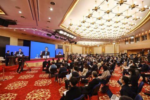 李克強：今年政府支出更多向民生領(lǐng)域傾斜，特別是義務(wù)教育和基本醫(yī)療